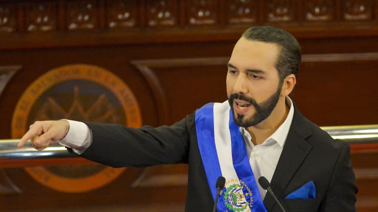 You are currently viewing El Salvador looks to become the world’s first country to adopt bitcoin as legal tender
